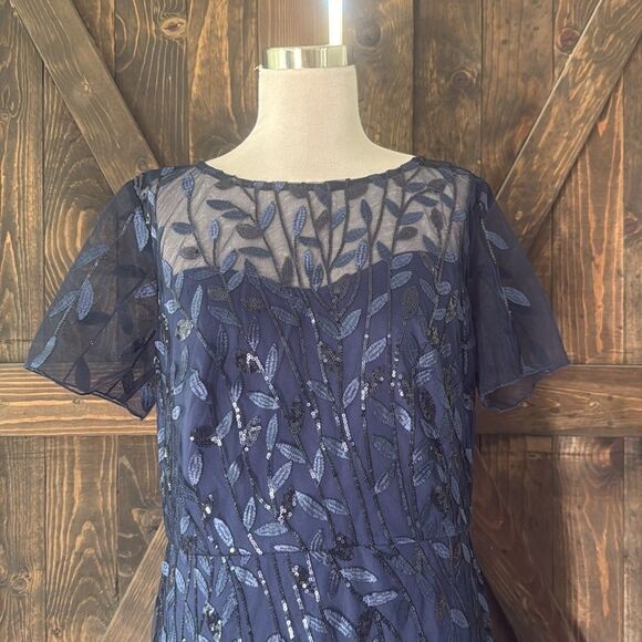 Luxurious Elegant Navy Evening Sequin Plants Detail Mesh Formal Dress - Picture 5 of 13